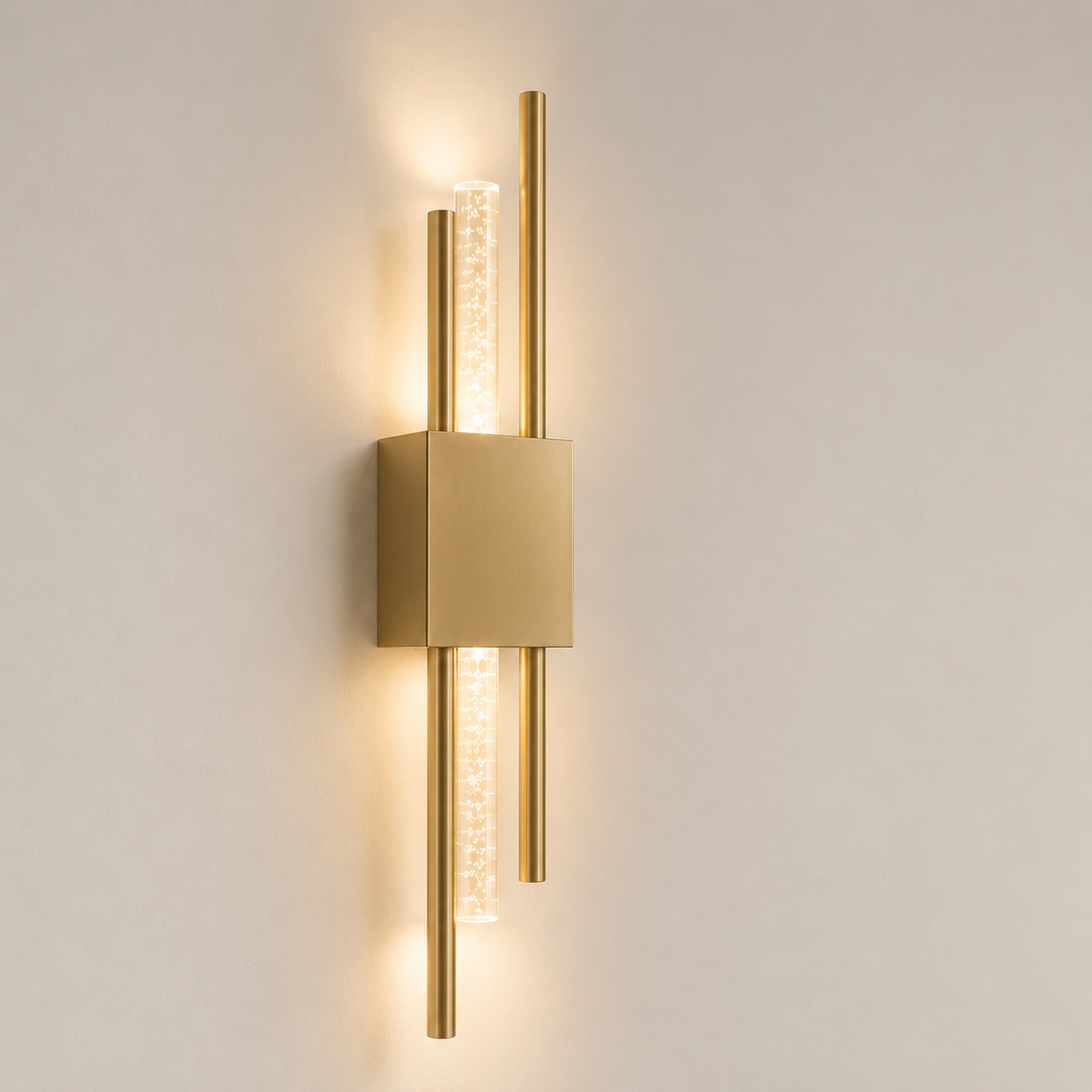 AUREN – Wireless Gold Wall Sconce